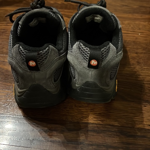 Merrell size 10 shoe - Picture 4 of 5